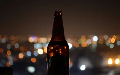 Jak długo alkohol utrzymuje się we krwi? Wpływ etanolu na organizm